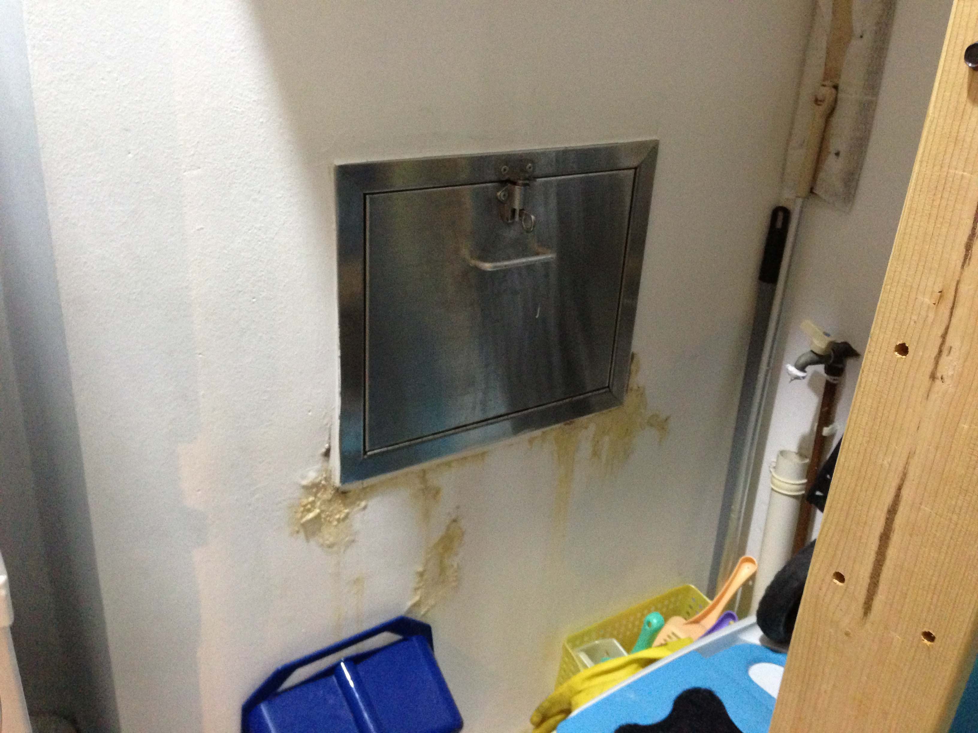 36. rubbish chute leak when washed. poor development workmanship..jpg